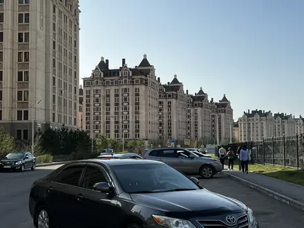 Toyota Camry 2011 года за 6 800 000 тг. в Астана – фото 2