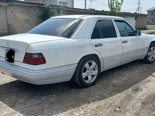 Mercedes-Benz E-Class, 1993