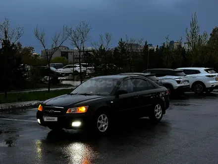 Hyundai Sonata 2006 года за 2 850 000 тг. в Астана – фото 2