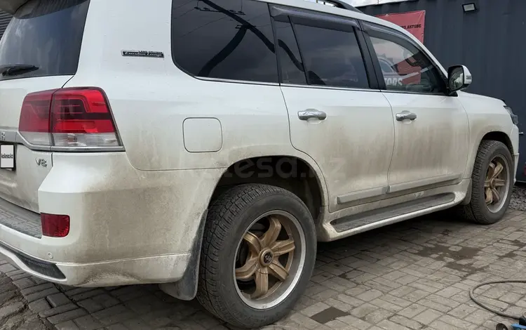 Toyota Land Cruiser 2018 года за 39 999 999 тг. в Актобе