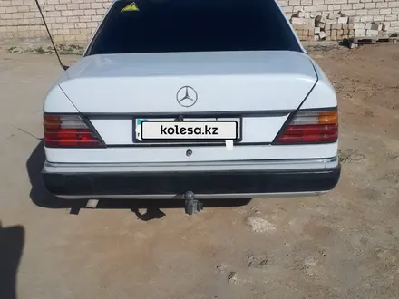 Mercedes-Benz E 260 1992 года за 1 300 000 тг. в Актау – фото 6