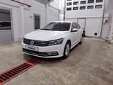 Volkswagen Passat 2017 года за 7 400 000 тг. в Актобе