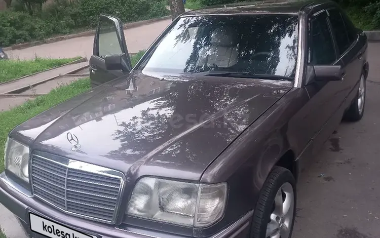 Mercedes-Benz E 220 1995 годаүшін2 500 000 тг. в Алматы