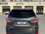 Toyota Highlander 2016 года за 13 000 000 тг. в Актау – фото 2