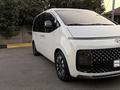 Hyundai Staria 2021 года за 14 900 000 тг. в Алматы – фото 2