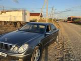 Mercedes-Benz E 320 2002 годаүшін3 400 000 тг. в Актобе – фото 2