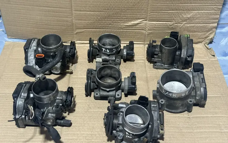 Дросельная заслонка Volkswagen t4 2.5l AET ACU за 20 000 тг. в Караганда