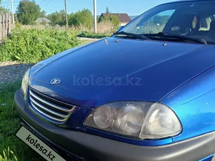 Toyota Avensis 1999 года за 1 700 000 тг. в Усть-Каменогорск – фото 2