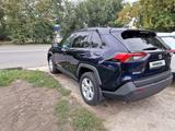 Toyota RAV4 2021 года за 17 500 000 тг. в Семей – фото 3