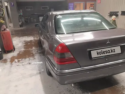 Mercedes-Benz C 200 1994 года за 1 550 000 тг. в Киевка – фото 5