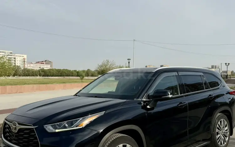 Toyota Highlander 2020 года за 23 000 000 тг. в Атырау
