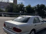 Mercedes-Benz E 280 1998 годаүшін2 200 000 тг. в Тараз – фото 2