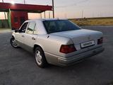 Mercedes-Benz E 200 1992 года за 750 000 тг. в Шымкент – фото 3