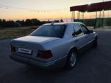 Mercedes-Benz E 200 1992 года за 750 000 тг. в Шымкент – фото 5