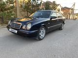 Mercedes-Benz E 200 1996 года за 1 670 000 тг. в Караганда – фото 2