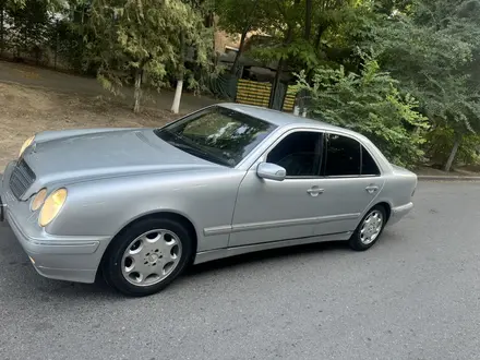 Mercedes-Benz E 320 1999 года за 4 000 000 тг. в Алматы – фото 5