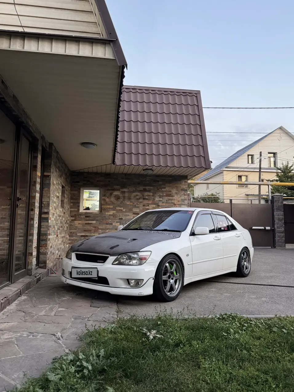 Тойота Altezza, 1998