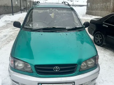 Toyota Ipsum 1996 года за 3 250 000 тг. в Усть-Каменогорск