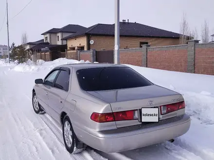 Toyota Camry 2001 года за 3 590 000 тг. в Астана – фото 2