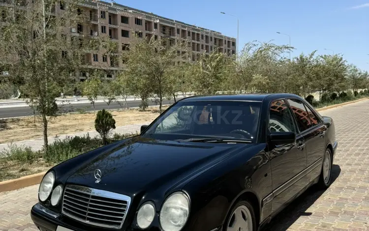 Mercedes-Benz E 320 1998 года за 3 000 000 тг. в Актау