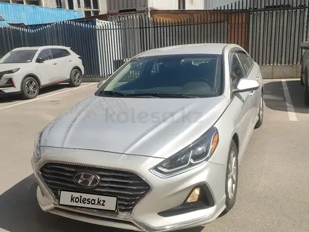 Hyundai Sonata 2019 года за 7 200 000 тг. в Актобе – фото 2