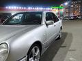 Mercedes-Benz E 240 1998 годаүшін2 700 000 тг. в Актау – фото 4