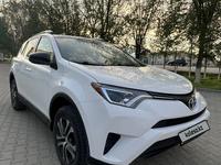 Toyota RAV4 2015 годаүшін11 000 000 тг. в Актобе