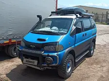 Mitsubishi Delica, 1995
