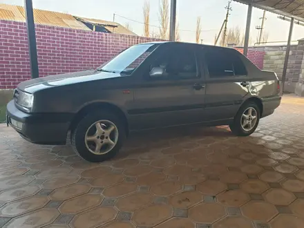 Volkswagen Vento 1994 года за 1 500 000 тг. в Шымкент – фото 3