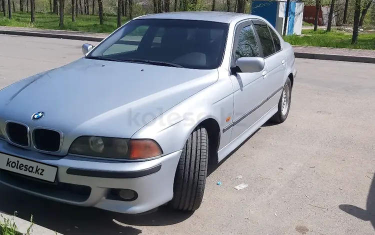 BMW 528 1998 года за 3 400 000 тг. в Алматы