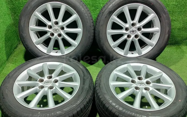 Диск Оригинал Toyota с шинами Good Year 215/60 R17 за 300 000 тг. в Алматы