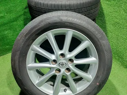 Диск Оригинал Toyota с шинами Good Year 215/60 R17 за 300 000 тг. в Алматы – фото 3