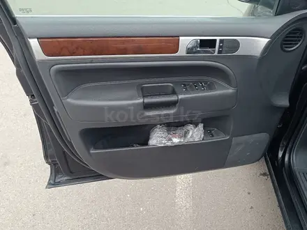 Volkswagen Touareg 2007 года за 6 950 000 тг. в Алматы – фото 10