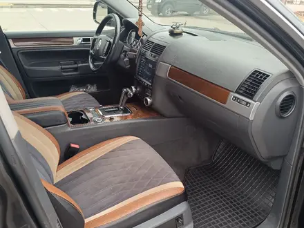 Volkswagen Touareg 2007 года за 6 950 000 тг. в Алматы – фото 19