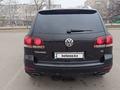 Volkswagen Touareg 2007 года за 6 950 000 тг. в Алматы – фото 5