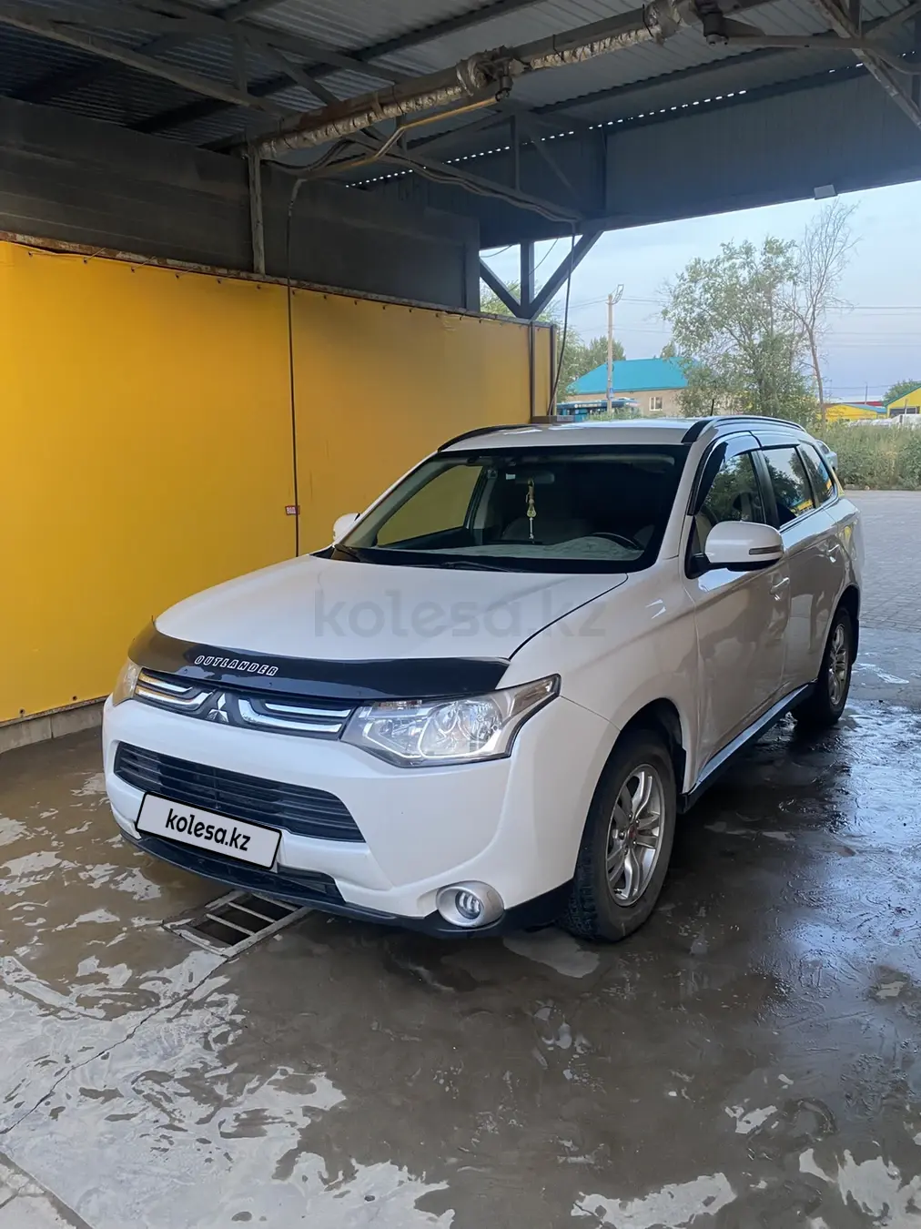 Mitsubishi Outlander, 2012