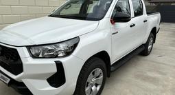 Toyota Hilux 2024 годаfor25 000 000 тг. в Атырау – фото 2