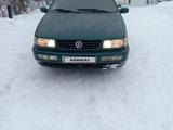 Volkswagen Passat 1995 годаfor1 500 000 тг. в Астана