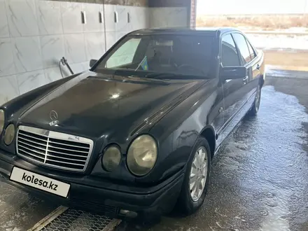 Mercedes-Benz E 280 1998 года за 2 200 000 тг. в Кызылорда – фото 2