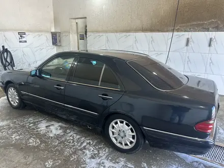 Mercedes-Benz E 280 1998 года за 2 200 000 тг. в Кызылорда – фото 8