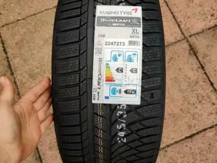 245-45-19 перед и зад 275-40-19 Kumho Wintercraft WP72 за 92 500 тг. в Алматы