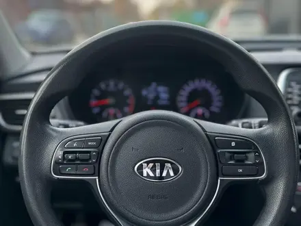 Kia K5 2017 года за 7 400 000 тг. в Алматы – фото 18