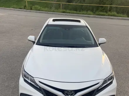 Toyota Camry 2018 года за 9 500 000 тг. в Шымкент – фото 10