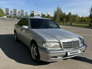 Mercedes-Benz C 240