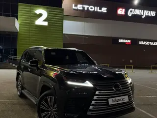 Lexus LX 600