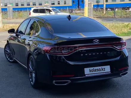 Hyundai Grandeur 2017 года за 11 200 000 тг. в Тараз – фото 2