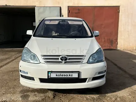 Toyota Ipsum 2003 года за 6 100 000 тг. в Атырау