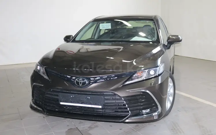 Toyota Camry Prestige 2023 года за 18 700 000 тг. в Актобе