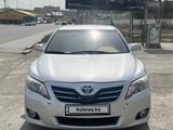 Toyota Camry 2010 года за 5 850 000 тг. в Атырау