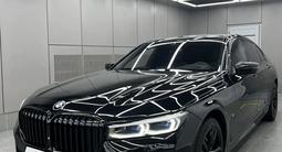 BMW 740 2019 года за 45 000 000 тг. в Астана